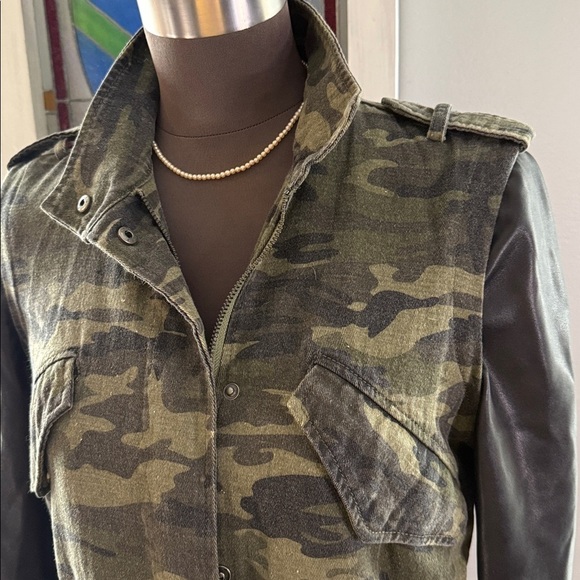 Generation Love Blake Camo Jacket Size XS - Picture 3 of 10